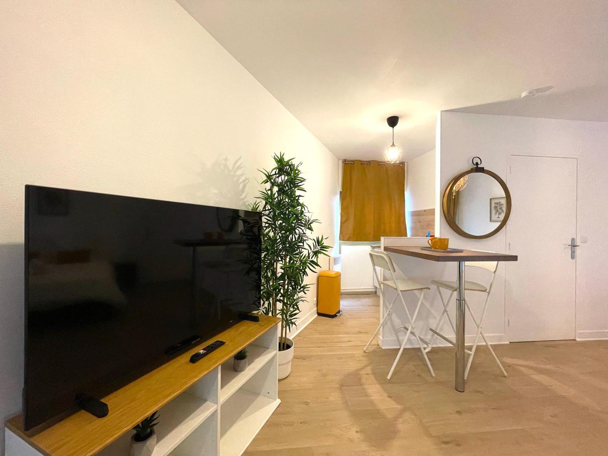Les Entrepreneurs - Appartements Neufs Et Spacieux, Proche Rer C Et Aeroport Orly Моранжи Экстерьер фото